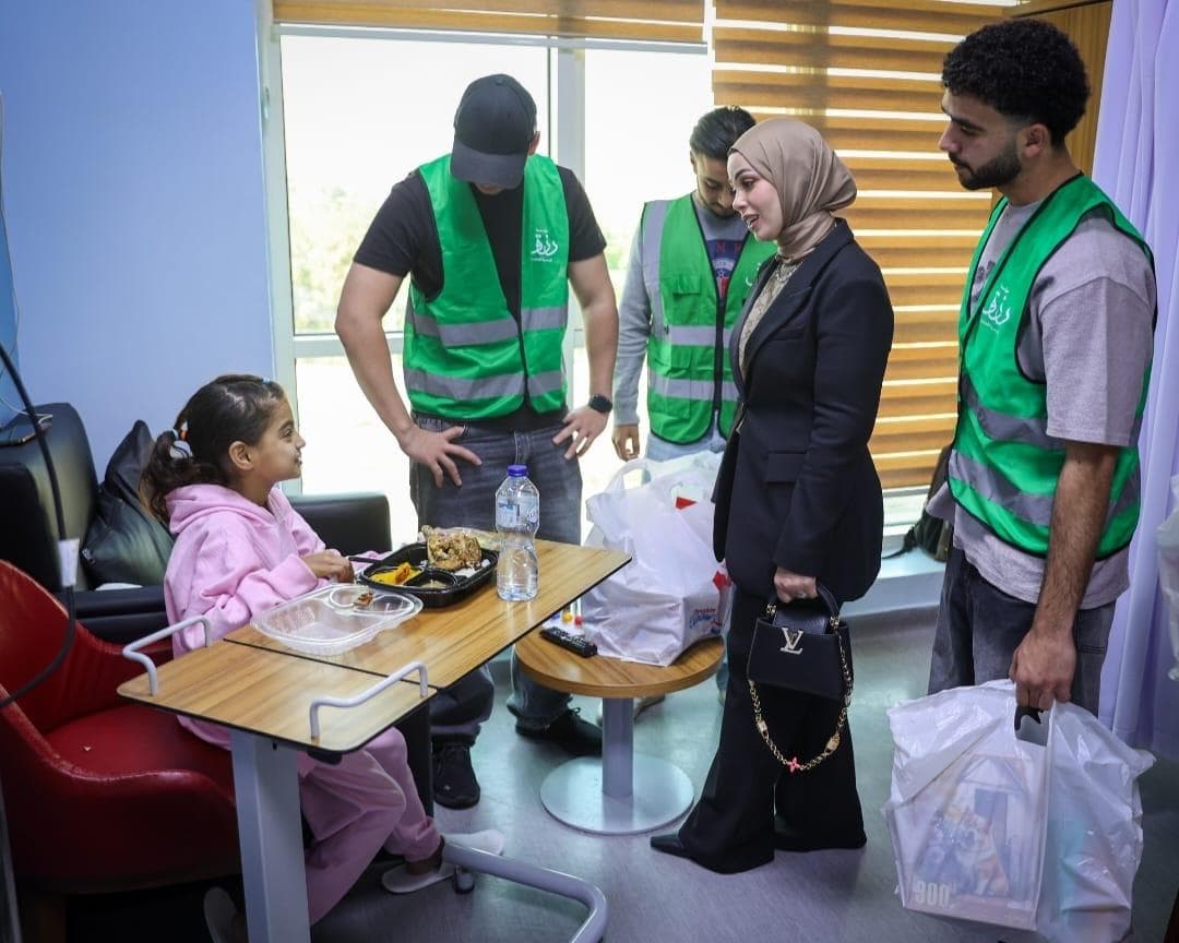زيارة مستشفى الناس وتقديم هدايا للأطفال المرضى