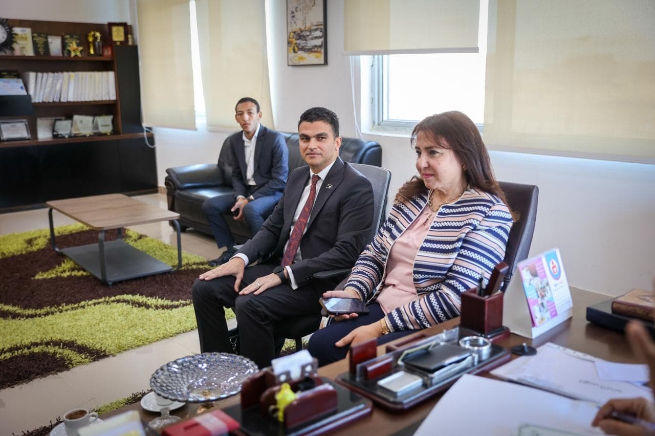 ندوة من التواصل إلى التأثير بالتعاون مع جامعة بدر