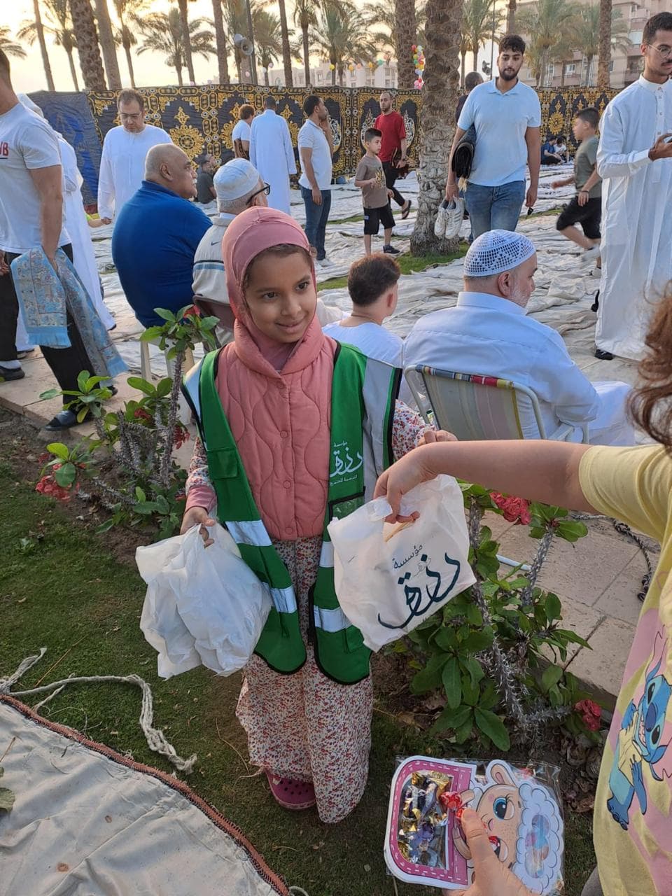 مبادرة فرحة العيد وتوزيع الهدايا على الأطفال