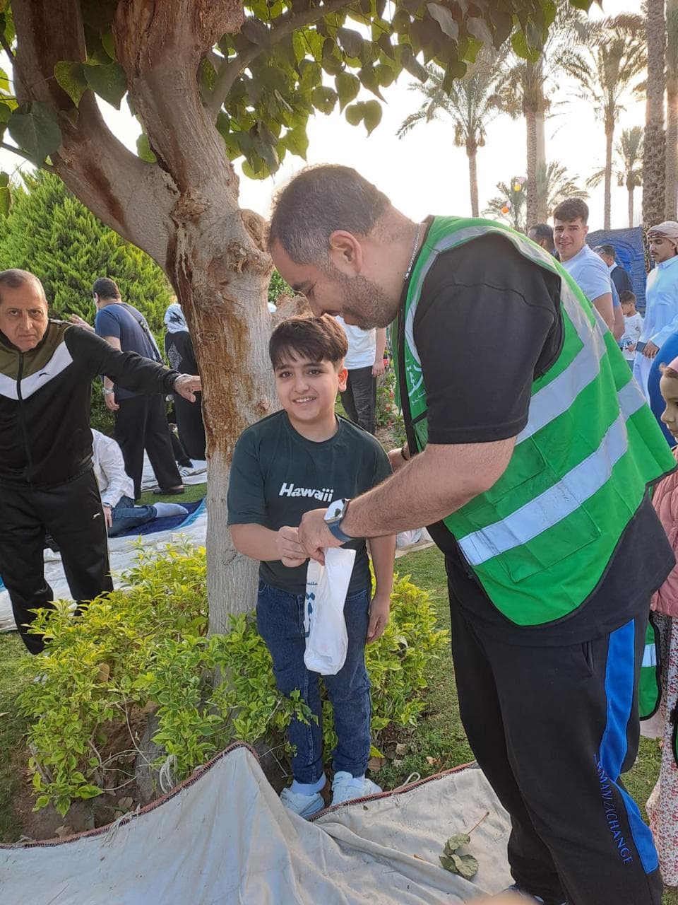 مبادرة فرحة العيد وتوزيع الهدايا على الأطفال
