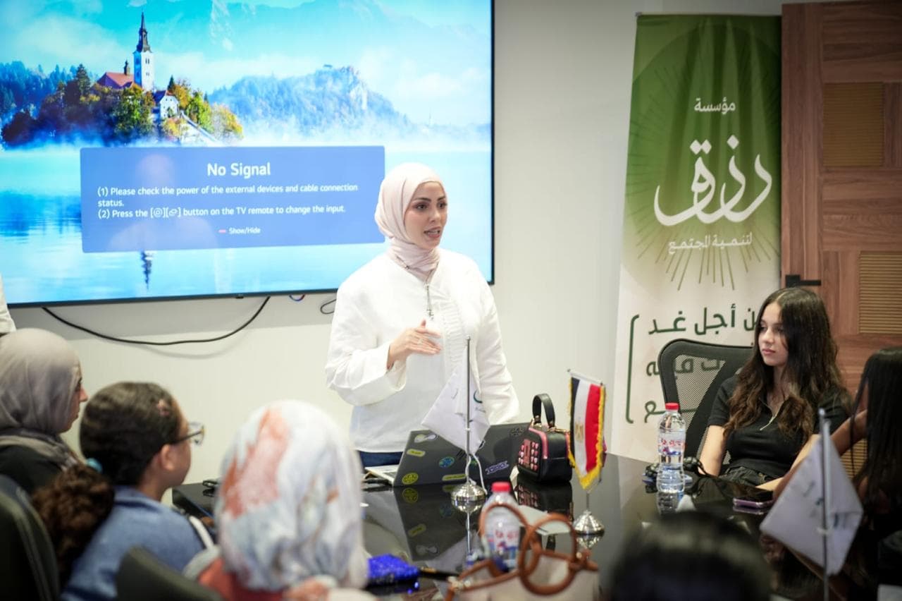 تدريب برنامج التصفح الذكي (Surf Smart) لمتطوعي مؤسسة رزق